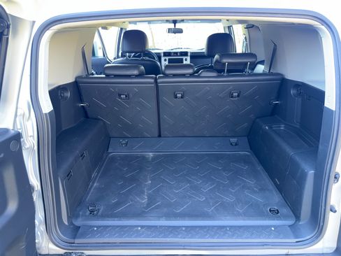 Used 2007 Toyota FJ Cruiser Sport Utility 2D image 24