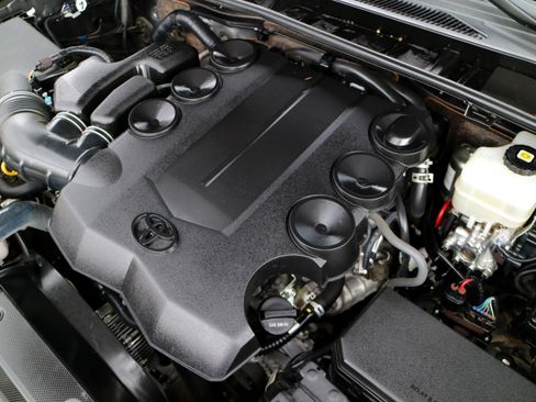 Used 2021 Toyota 4Runner Limited image 29