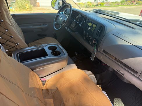 Used 2007 Chevrolet Silverado 2500 W/T w/ LS Package AWD/4WD image 17