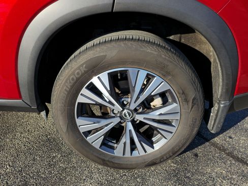 Used 2023 Nissan Rogue SV image 13