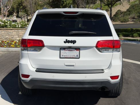 Used 2017 Jeep Grand Cherokee Laredo w/ Quick Order Package 2BE image 5