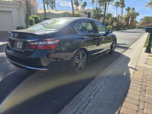 Used 2017 Honda Accord Sport image 11