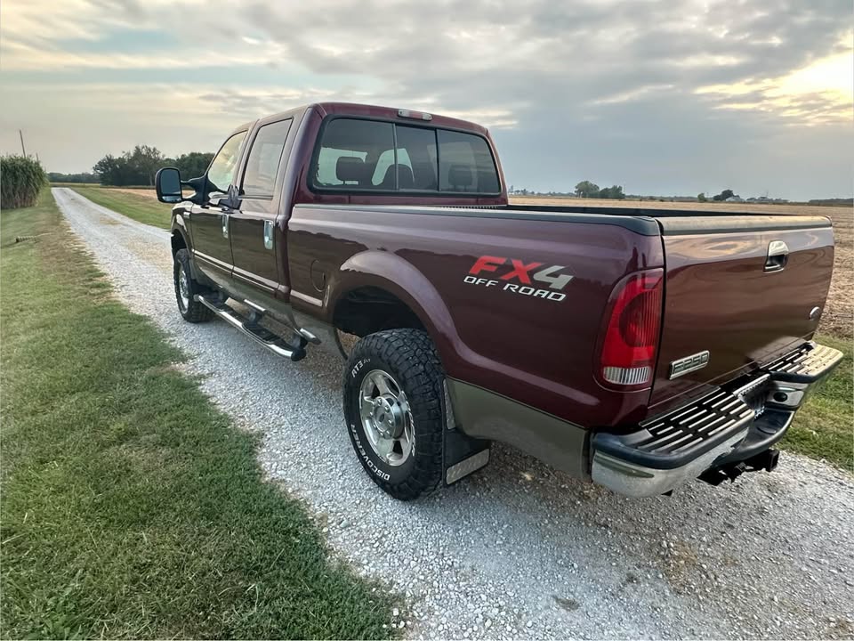 Used 2006 Ford F250 XLT AWD/4WD image 4