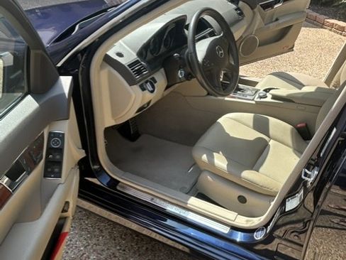 Used 2011 Mercedes-Benz C 300 Sedan image 10