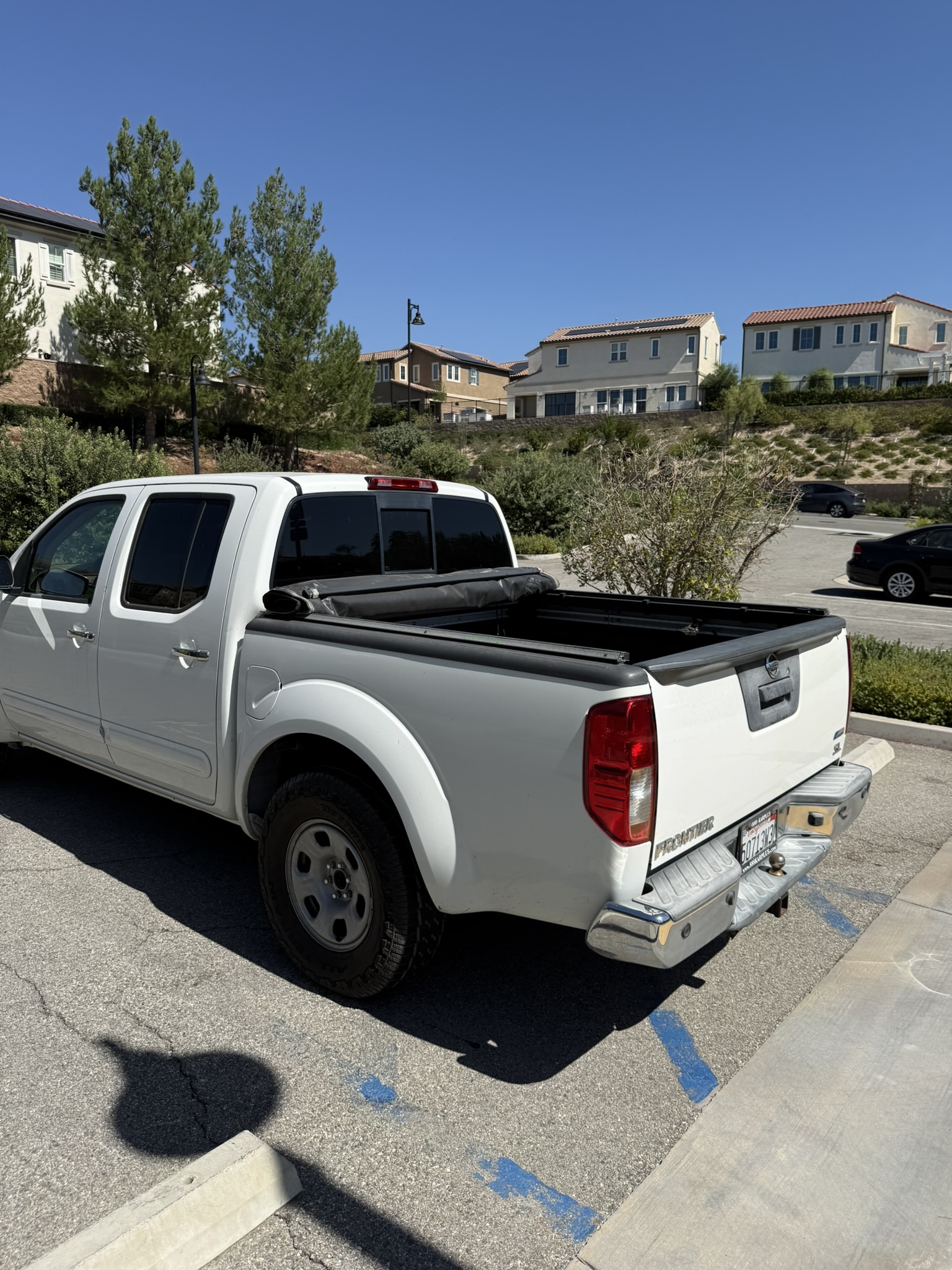 Used 2017 Nissan Frontier SL w/ Moonroof Package RWD image 5