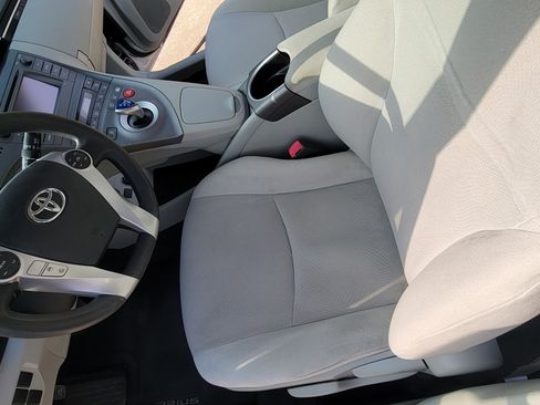 Used 2013 Toyota Prius Two image 16