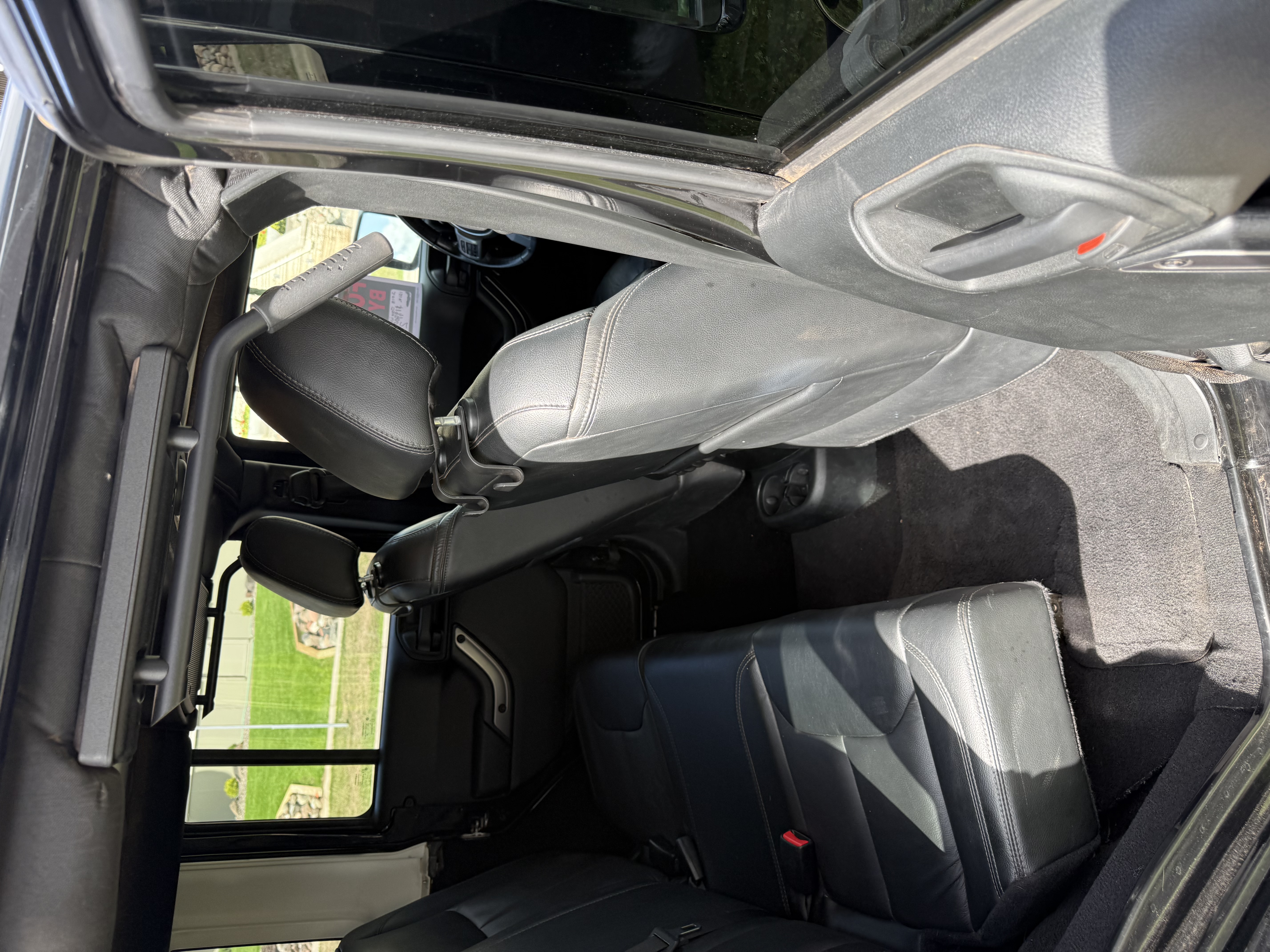 Used 2018 Jeep Wrangler Unlimited Sahara AWD/4WD image 9
