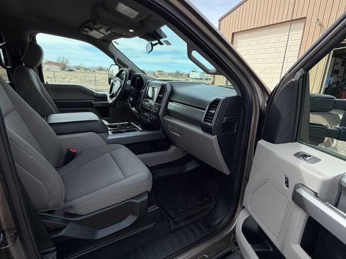 Used 2020 Ford F350 XLT w/ XLT Premium Package image 17