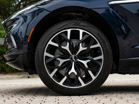 Used 2021 Aston Martin DBX AWD/4WD image 31