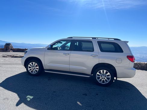 Used 2013 Toyota Sequoia Platinum image 4
