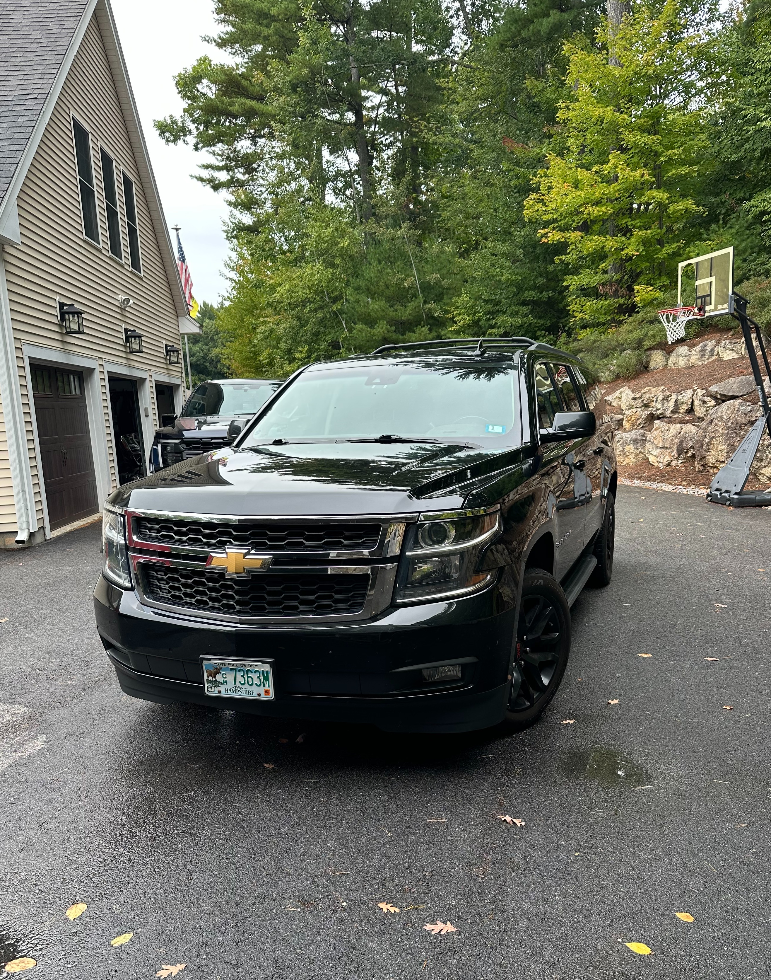 Used 2019 Chevrolet Suburban LT AWD/4WD image 2