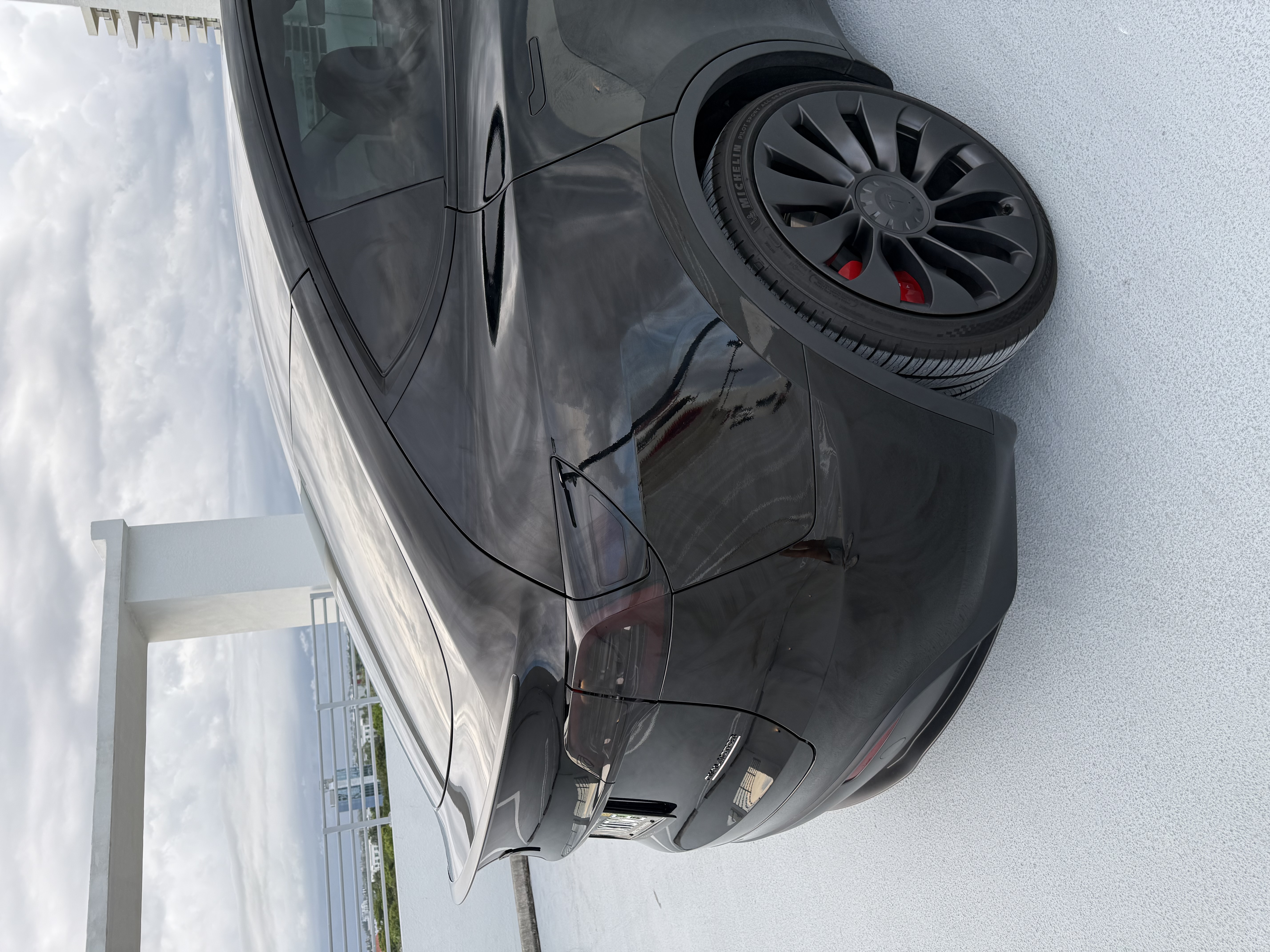 Used 2023 Tesla Model Y Performance AWD/4WD image 10