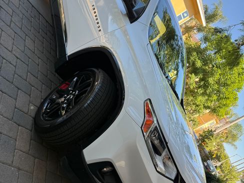 Used 2021 Chevrolet Traverse Premier w/ Redline Edition image 13