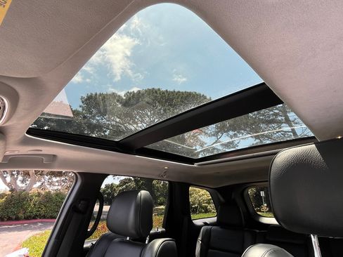 Used 2017 Jeep Grand Cherokee Summit w/ Platinum Appearance Package image 25