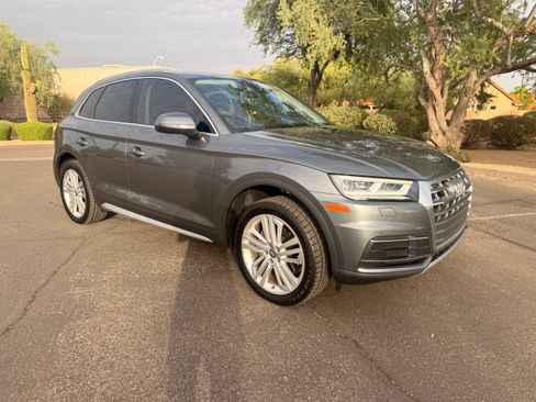 Used 2019 Audi Q5 2.0T Premium Plus w/ Premium Plus Package AWD/4WD image 12