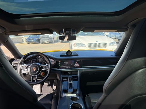 Used 2018 Porsche Panamera 4S image 14