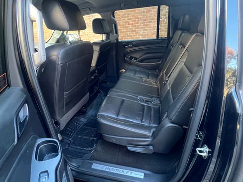 Used 2016 Chevrolet Suburban LT image 13