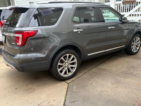 Used 2017 Ford Explorer Limited w/ Equipment Group 303A image 6