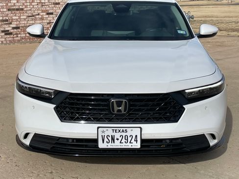 Used 2024 Honda Accord EX-L image 2