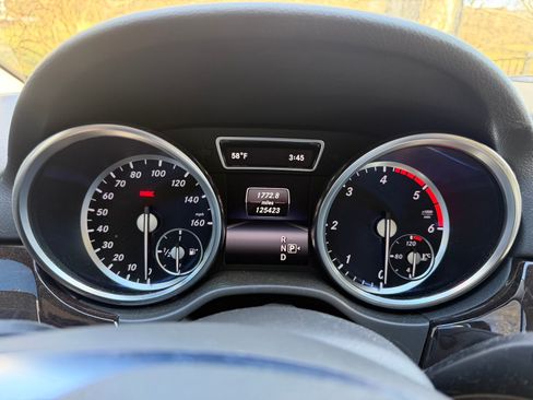 Used 2014 Mercedes-Benz ML 350 BlueTEC 4MATIC image 27