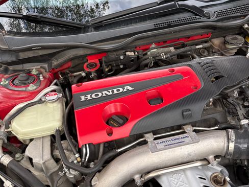 Used 2018 Honda Civic Type R image 6