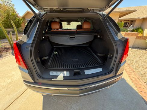 Used 2020 Cadillac XT5 Premium Luxury FWD image 11