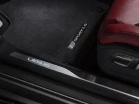 Used 2018 Lexus LS 500 F Sport w/ Accessory Package (Z2) RWD image 18