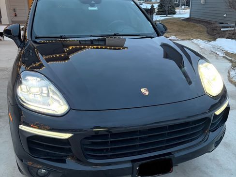 Used 2016 Porsche Cayenne S image 6