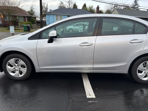 Used 2013 Honda Civic LX image 9