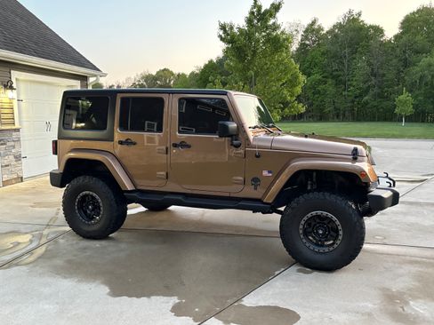 Used 2015 Jeep Wrangler Unlimited Sahara w/ Trailer Tow Group image 1