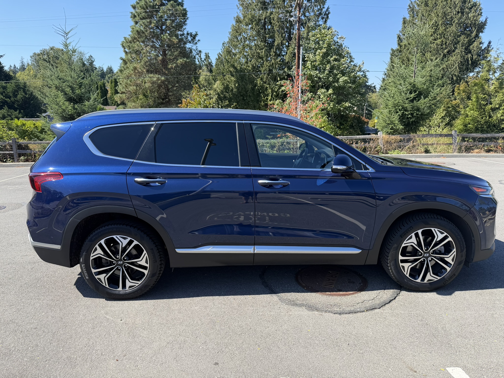 Used 2019 Hyundai Santa Fe AWD w/ Cargo Package image 5