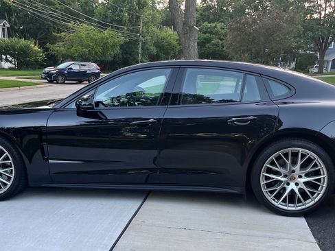 Used 2019 Porsche Panamera 4 AWD/4WD image 1