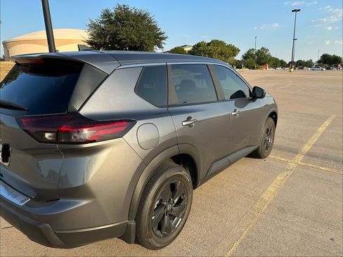 Used 2026 Nissan Rogue SV w/ Cold Weather Package FWD image 9