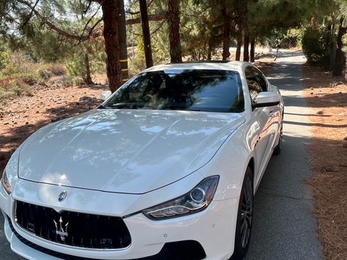 Used 2017 Maserati Ghibli image 2