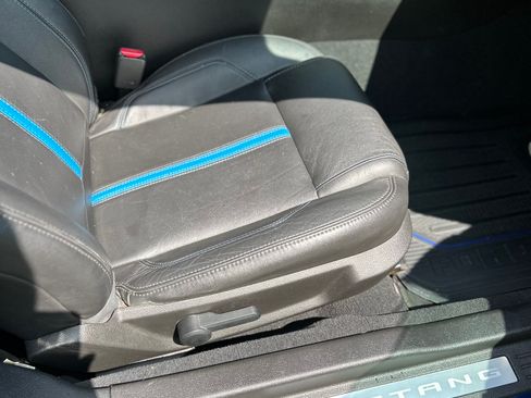 Used 2010 Ford Mustang GT image 8