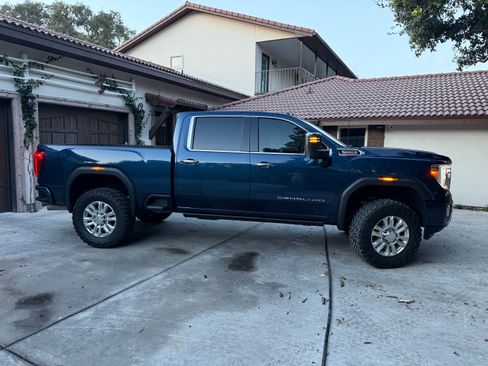 Used 2020 GMC Sierra 2500 Denali w/ Denali Ultimate Package image 5