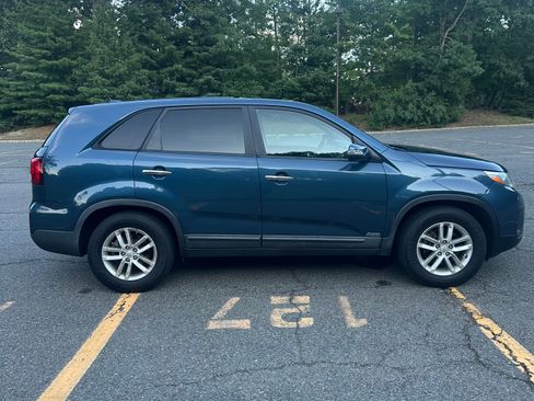 Used 2014 Kia Sorento LX AWD/4WD image 9