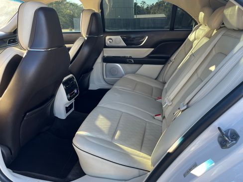 Used 2017 Lincoln Continental Black Label w/ Technology Package image 9