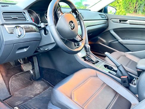 Used 2018 Volkswagen Passat 2.0T SE image 21