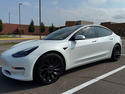 Used 2022 Tesla Model 3 Performance AWD/4WD image 11