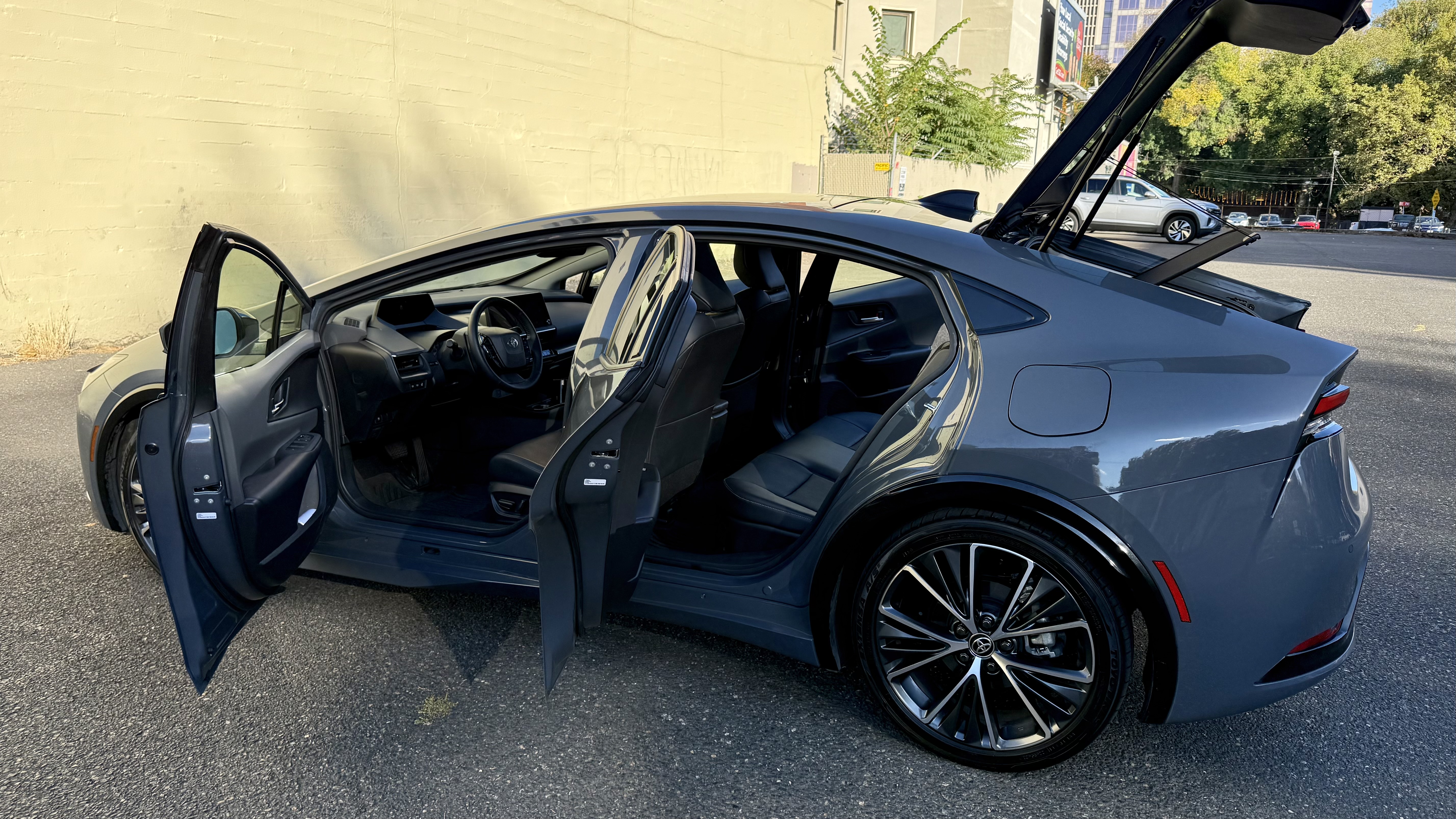 Used 2023 Toyota Prius XLE AWD/4WD image 11