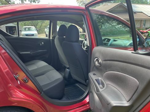 Used 2018 Nissan Versa SV FWD image 18