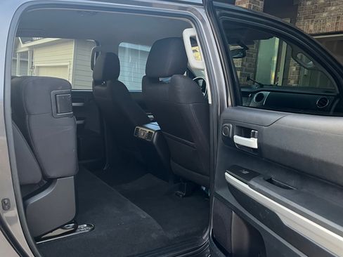 Used 2016 Toyota Tundra SR5 image 10