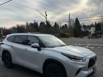 Used 2023 Toyota Highlander Platinum
