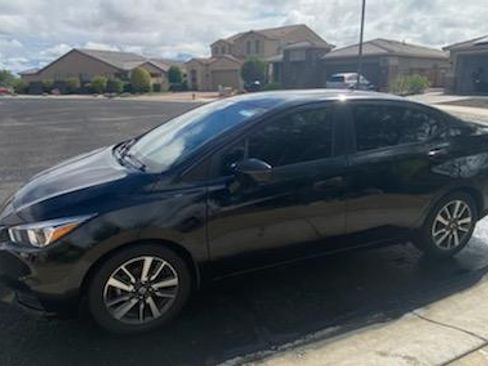 Used 2021 Nissan Versa SV image 2