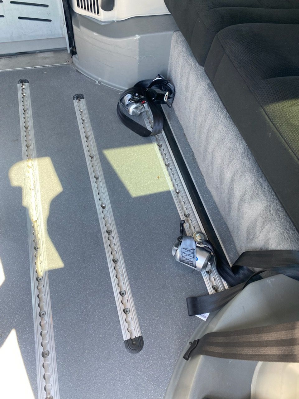 Used 2015 Dodge Grand Caravan SXT w/ UConnect Hands-Free Group FWD image 18