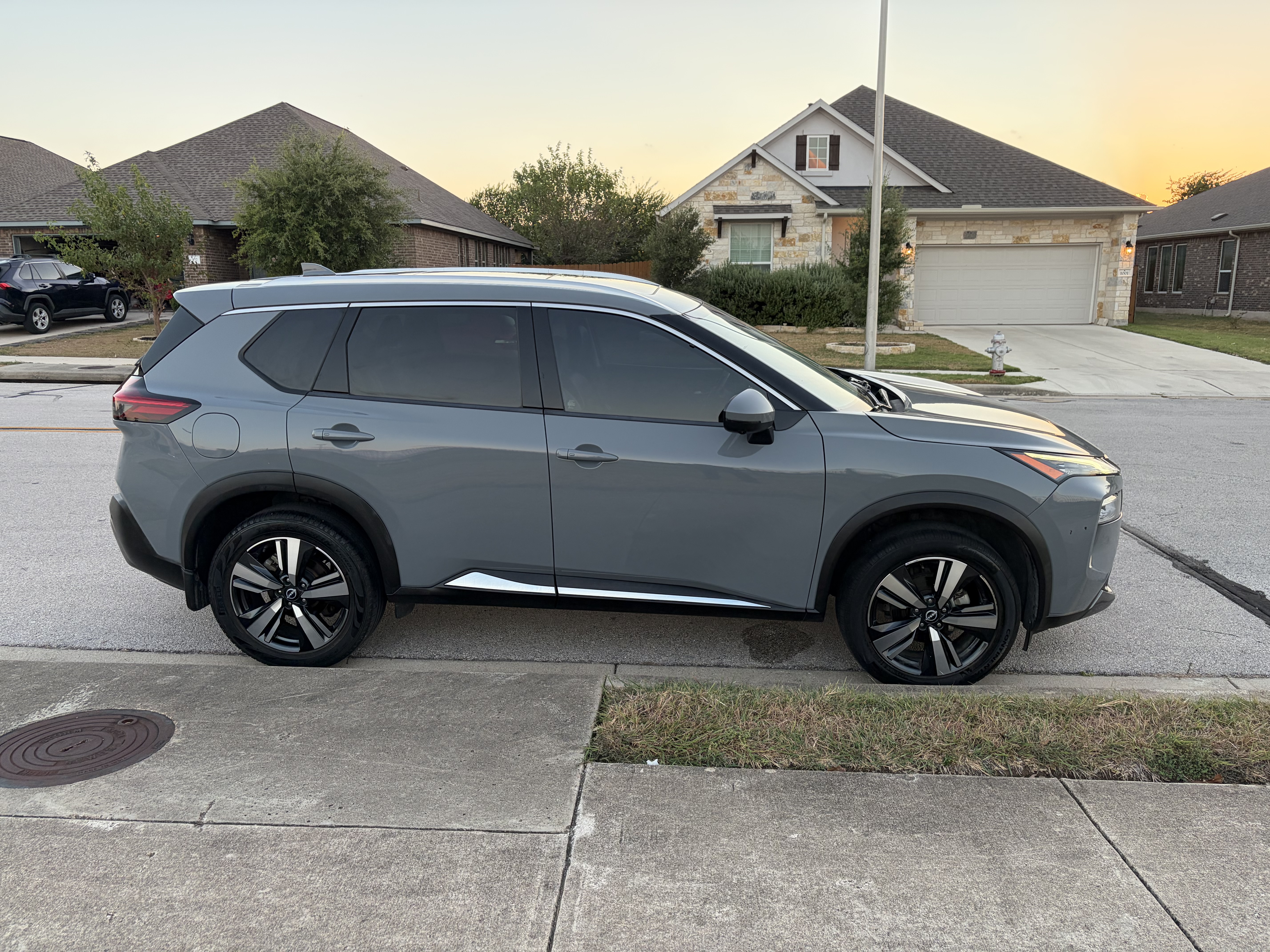 Used 2022 Nissan Rogue SL FWD image 23