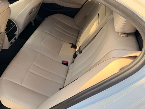 Used 2019 BMW 530e w/ Convenience Package image 13