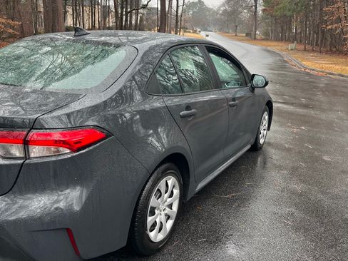 Used 2023 Toyota Corolla LE image 4
