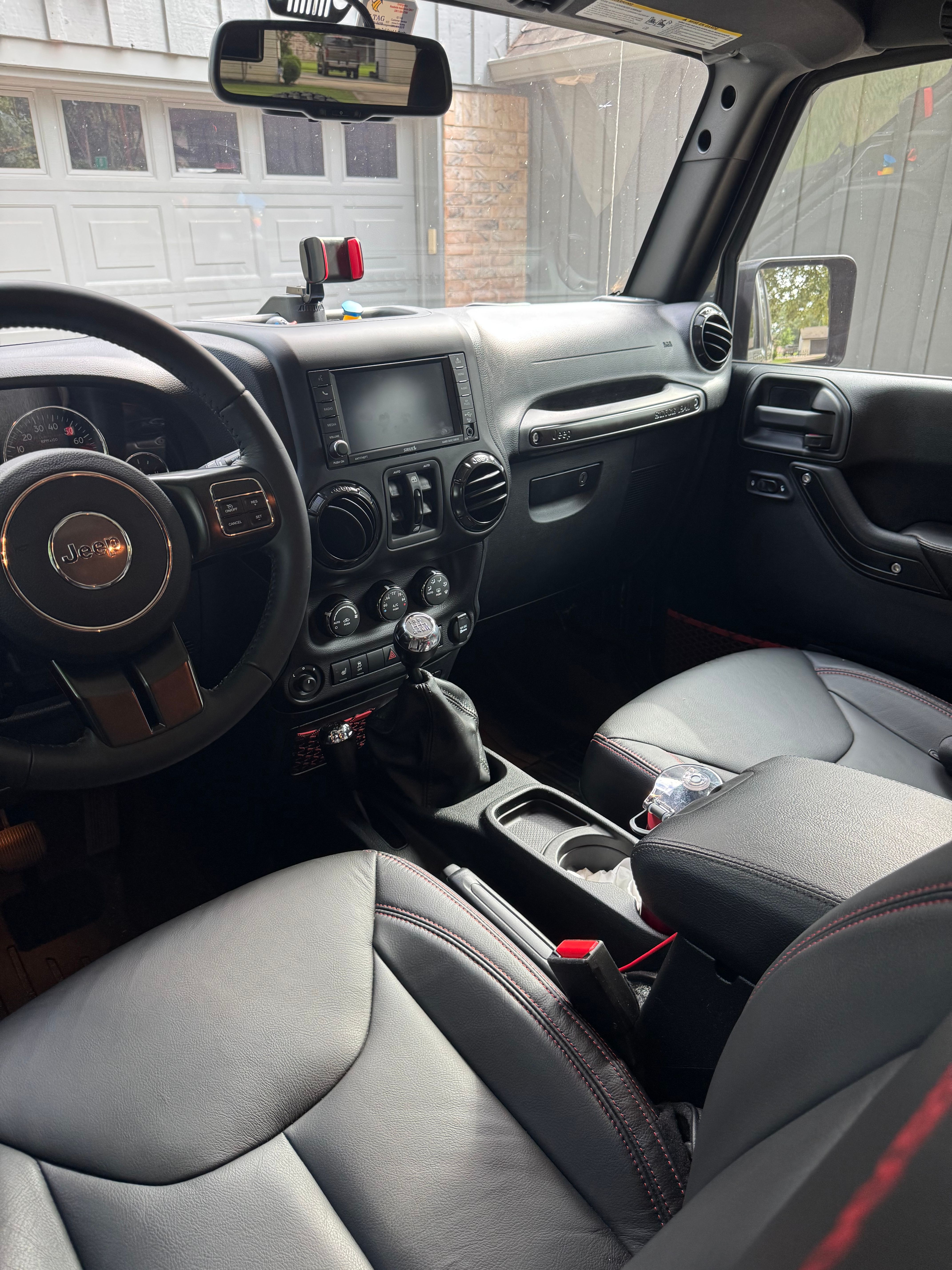 Used 2017 Jeep Wrangler Unlimited Rubicon AWD/4WD image 12